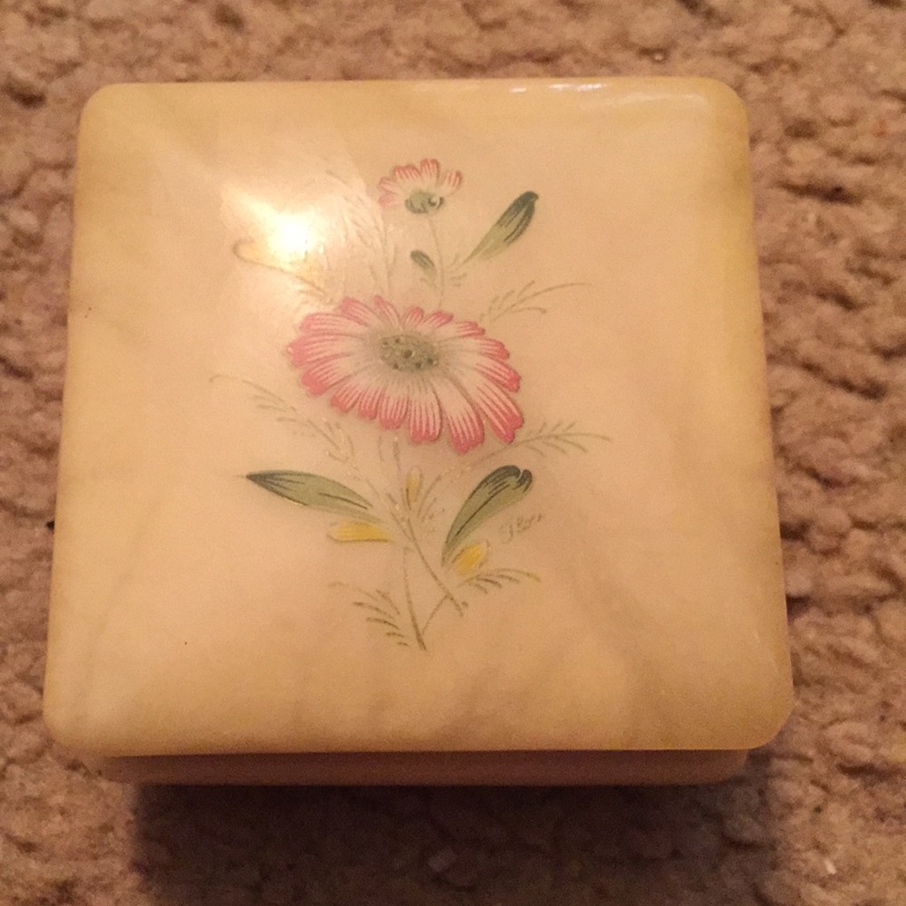 Vintage powder ceramic